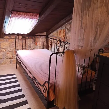 Holiday home - Ta Petrina - Traditional Stone-built
