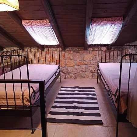 Holiday home - Ta Petrina - Traditional Stone-built Agios Nikolaos (Chalkidiki)