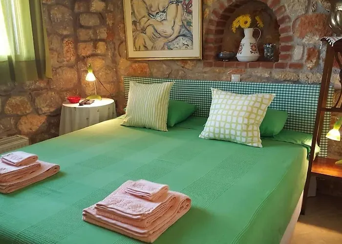 - Ta Petrina - Traditional Stone-built