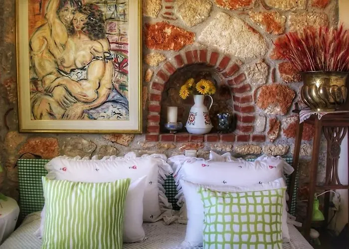 - Ta Petrina - Traditional Stone-built Agios Nikolaos (Chalkidiki)